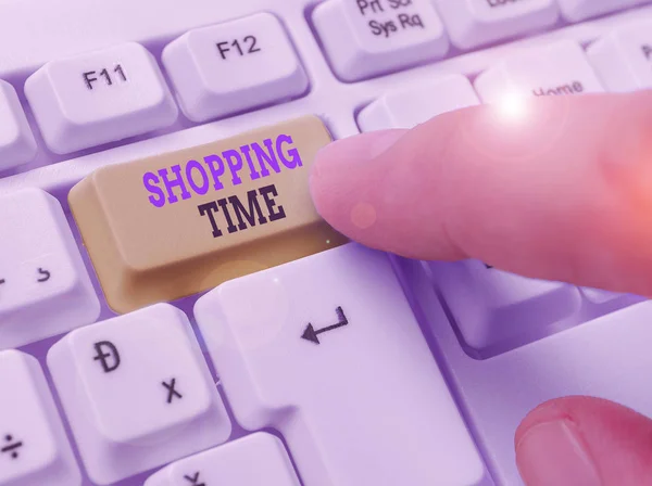 Текст написання слова Час покупки. Концепція бізнесу на період часу, коли хтось купує багато речей . — стокове фото