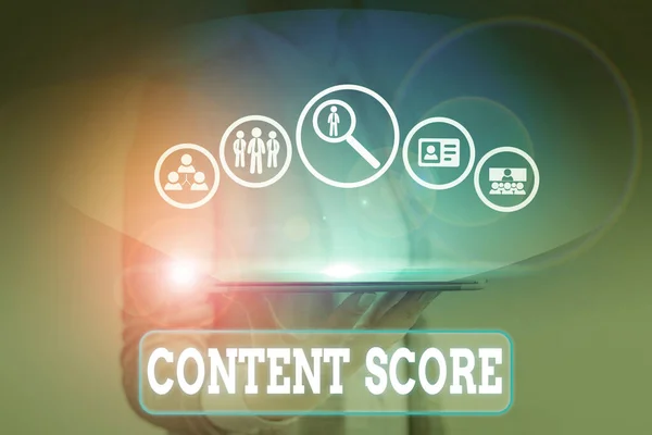 Schrijfnotitie met Content Score. Bedrijfsfoto 's tonen geaggregeerde voorspeller voor het concurrentievermogen van online content. — Stockfoto