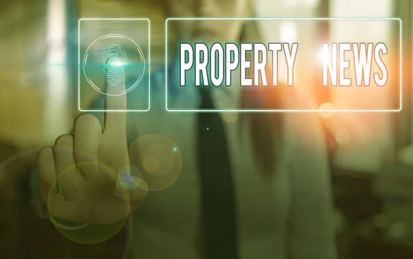 Kézírás szöveg Property News. Fogalom jelentése: földterület vagy épület vétele vagy eladása, bérbeadása. — Stock Fotó