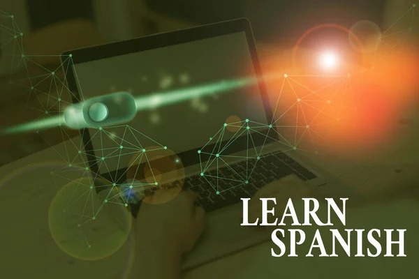 El yazısı metin İspanyolca öğrenin. Kavram anlamı, İspanyolca konuşma ve yazma bilgisi edinme veya kazanma. — Stok fotoğraf