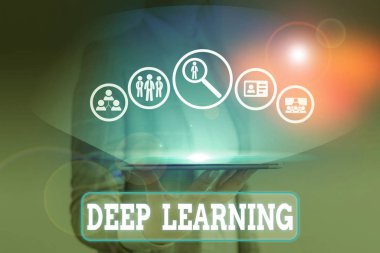 Deep Learning 'i gösteren bir not yazıyorum. Makine öğrenmesinde kullanılan algoritmaların koleksiyonunu gösteren iş fotoğrafı.