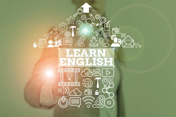 Εννοιολογική γραφή χεριών που δείχνει Μάθετε Αγγλικά. Business photo text αποκτήσουν ή να αποκτήσουν γνώση της ομιλίας και γραφής των αγγλικών. — Φωτογραφία Αρχείου