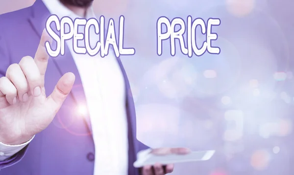 Woord schrijven tekst Special Price. Zakelijk concept voor de verkoop tegen een prijs die lager is dan gebruikelijk Korting. — Stockfoto