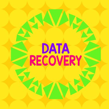 El yazısı metin veri kurtarma. Erişilemez, kayıp ya da bozuk verileri kurtarma sürecinin kavramsal anlamı. Asimetrik biçimsiz şekil şekli nesne ana hatları çoklu renk tasarımı.