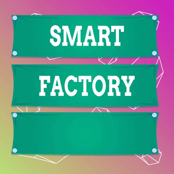 Texto de escritura de palabras Smart Factory. Concepto de negocio para una planta de producción altamente digitalizada y conectada Panel de madera unido clavo colorido fondo rectángulo madera tablón madera . —  Fotos de Stock