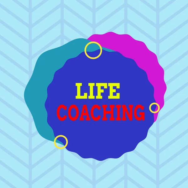 Scrittura concettuale a mano che mostra Life Coaching. Foto aziendale in mostra una dimostrazione impiegato per aiutare a mostrare raggiungere i loro obiettivi nella vita Formato asimmetrico modello di oggetto contorno multicolore — Foto Stock