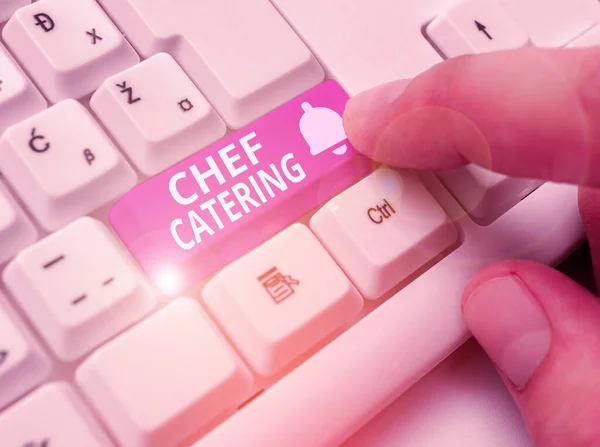 Skriva lapp som visar Chef Catering. Företagsfoto visar upp Tillhandahåller tjänster, mat och dryck för olika evenemang. — Stockfoto