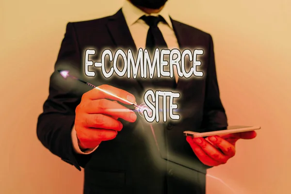 E 상업 지역을 보여 주는 손 글씨이다. 온라인 서비스를 통해 제품을 사거나 판매하는 사업 사진 극. — 스톡 사진