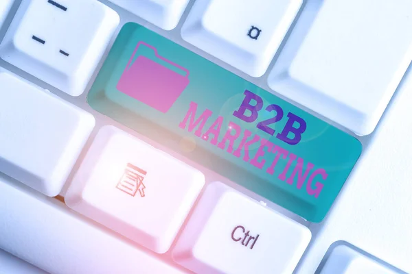 Signo de texto que muestra marketing B2B. Fotomarketing conceptual de productos para empresas u otras organizaciones . — Foto de Stock