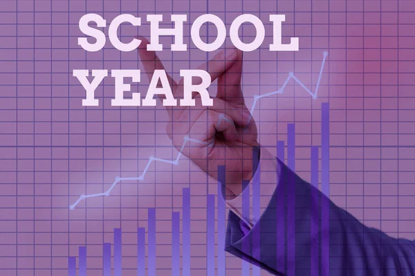 Znak tekstowy pokazujący rok szkolny. Fotografia koncepcyjna roczny okres sesji instytucji edukacyjnej. — Zdjęcie stockowe