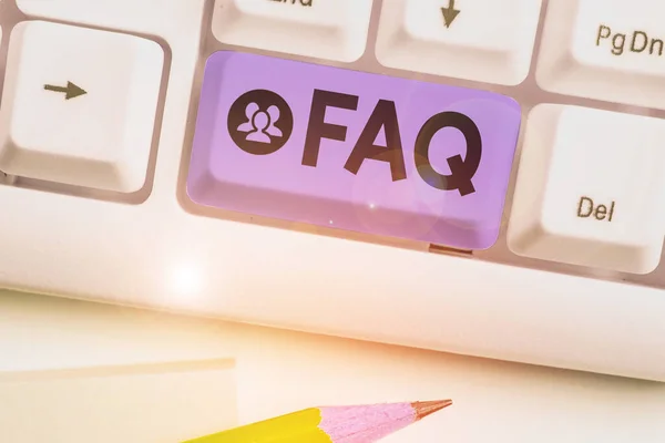 Ordet skriva text Faq. Affärsidé för en lista över frågor och svar rörande ett visst ämne. — Stockfoto