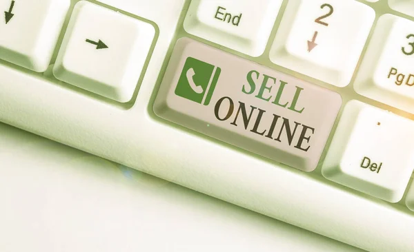 Kelime yazma metni Online 'ı sat. İnternet üzerinden doğrudan alıcıya mal veya hizmet satma konsepti. — Stok fotoğraf
