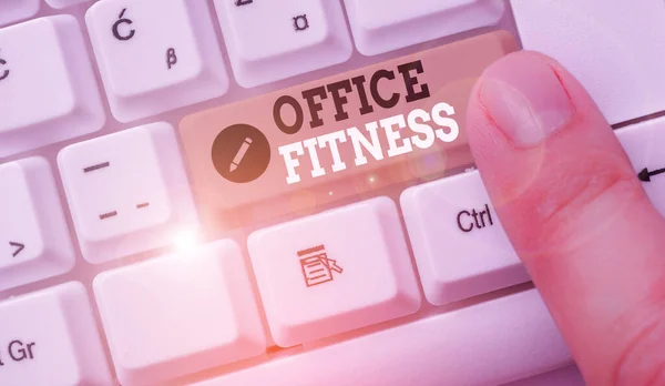 Texto escrito Escritório Fitness. Conceito de negócio para incentivar o estilo de vida de fitness e equilíbrio no local de trabalho . — Fotografia de Stock