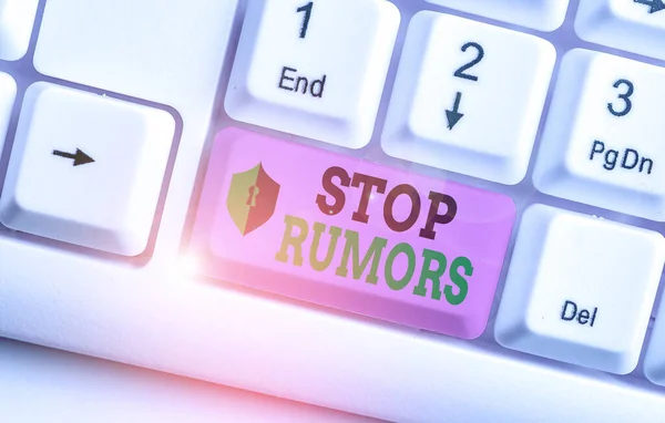 Segnale di testo che mostra Stop Rumors. La foto concettuale ha messo fine alla diffusione della storia della verità incerta o dubbia . — Foto Stock
