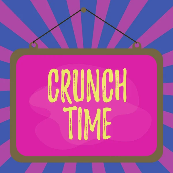Время написания текста "Crunch Time". Бизнес-концепция на период, когда давление, чтобы добиться успеха часто проводит конец асимметричный неравномерной формы шаблона объекта очертания многоцветный дизайн . — стоковое фото