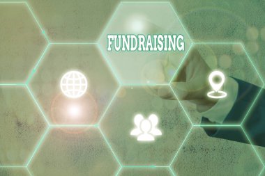 Bağış topladığını gösteren bir not yazıyorum. İş fotoğrafı sergisi hayır kurumu için maddi destek sağlamaya çalışıyor.