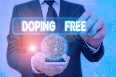 El yazısı metni Doping Free. Kavram, Nasa tarafından desteklenen bu görüntünün atletik elementlerini yasadışı olarak geliştirmek için herhangi bir madde kullanmadığı kanıtlanmıştır..