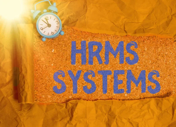 Rukopis psaní textu Hrms Systems. Koncepce spojení řízení lidských zdrojů a informační technologie. — Stock fotografie