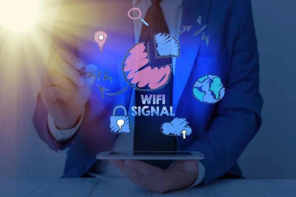 Εννοιολογική γραφή χεριών που δείχνει το Wifi Signal. Business photo showcasing παρέχει ασύρματες συνδέσεις υψηλής ταχύτητας στο Internet και το δίκτυο. — Φωτογραφία Αρχείου