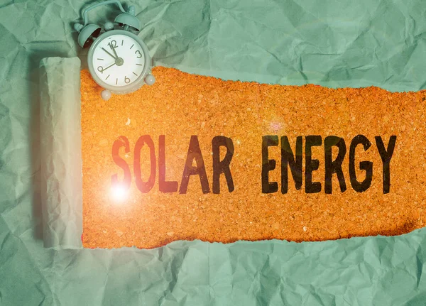 Slovo psaní textu Solární energie. Obchodní koncept pro záření ze Slunce schopné produkovat teplo nebo elektřinu. — Stock fotografie