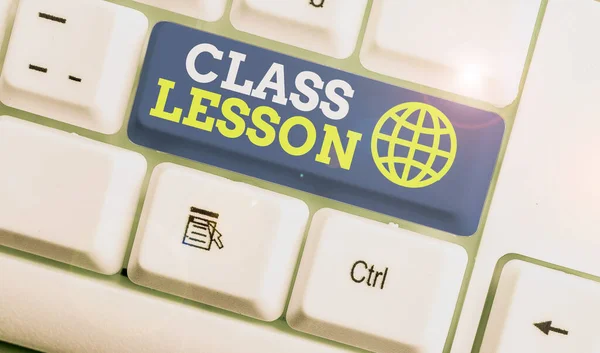 Lekcja pisania tekstu Lekcja klasowa. Koncepcja biznesowa sesji tematycznej zaplanowanej na określony czas i dzień. — Zdjęcie stockowe