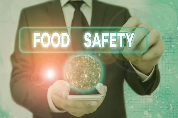 Handschrift tekst Voedselveiligheid. Concept betekent voorwaarden en praktijken die de kwaliteit van voedsel te behouden Elementen van dit beeld geleverd door Nasa. — Stockfoto