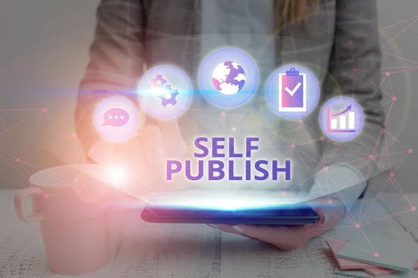 Conceptual hand writing showing Self Publish. Business photo showcasing published their work independently and at their own expense. — Stockfoto