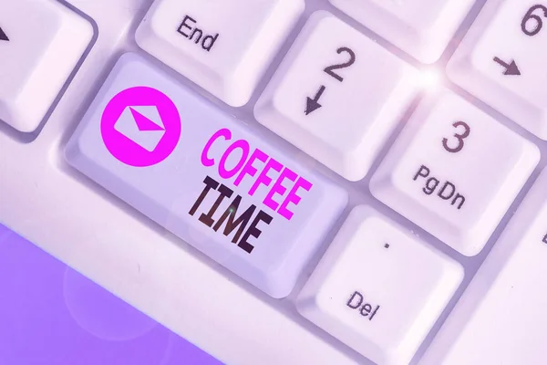 Parola di scrittura del testo Coffee Time. Concetto aziendale per un breve periodo di tempo in cui si smette di lavorare per riposare . — Foto Stock