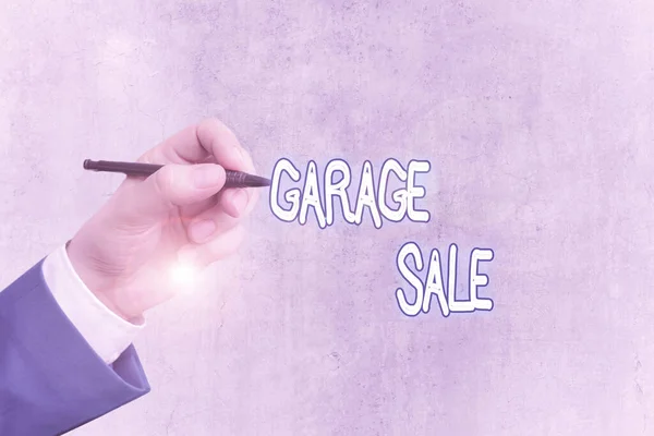Palavra escrita texto Garagem Venda. Conceito de negócio para venda de bens domésticos diversos, muitas vezes realizada na garagem . — Fotografia de Stock
