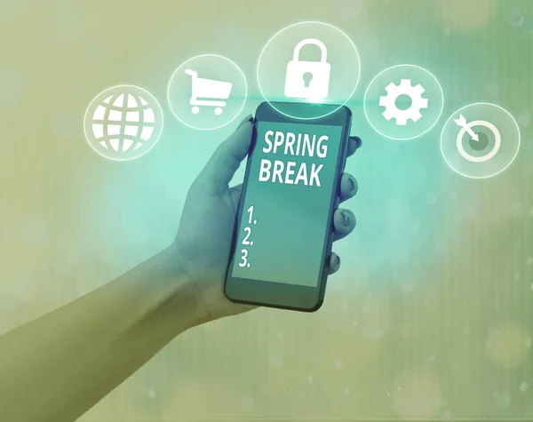Escritura de texto a mano Spring Break. Concepto que significa semana s es vacaciones para los estudiantes en la primavera típicamente en Pascua . — Foto de Stock