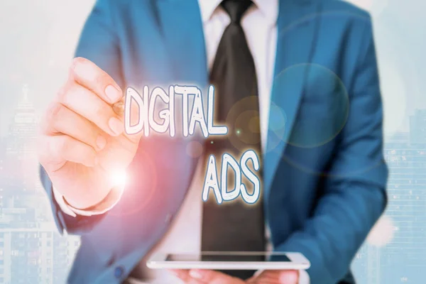 Κείμενο εγγραφής λέξεων Ψηφιακές διαφημίσεις. Επιχειρηματική ιδέα για τη χρήση του Διαδικτύου για την παροχή διαφημιστικών μηνυμάτων μάρκετινγκ. — Φωτογραφία Αρχείου