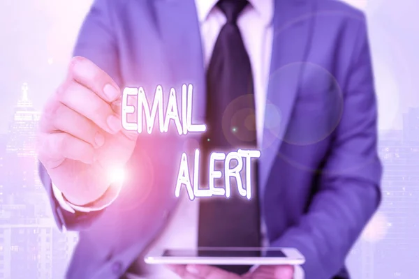 Tekst schrijven E-mail Alert. Bedrijfsconcept voor automatisch gegenereerde e-mails en verzonden naar aangewezen ontvangers. — Stockfoto