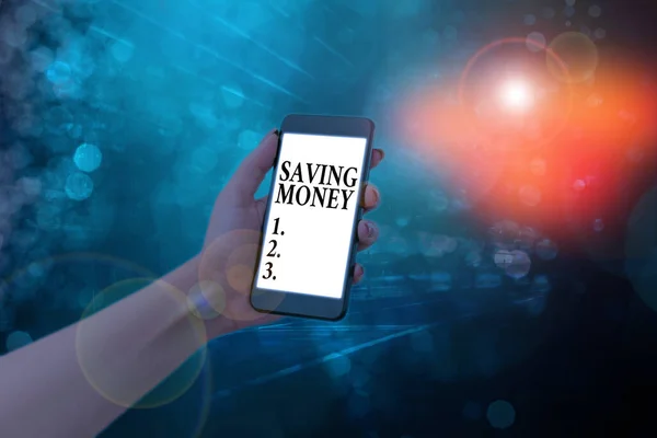 Sms-bord met spaargeld. Conceptuele foto geld op een rekening zetten bij een bank o financiële organisatie. — Stockfoto