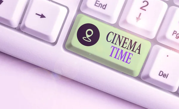 Konzeptionelle Handschrift, die Cinema Time zeigt. Business-Fototext, welcher Unterhaltungsfilm starten soll. — Stockfoto