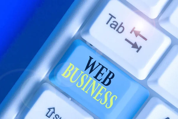 Escrita à mão texto escrevendo Web Business. Conceito que significa vender serviços ou produtos online Fazer negócios online . — Fotografia de Stock