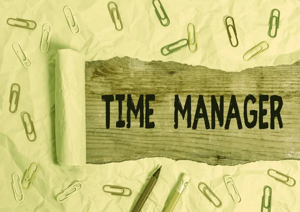 Sinal de texto mostrando Time Manager. Processo fotográfico conceitual de planejamento e exercício do controle consciente do tempo . — Fotografia de Stock