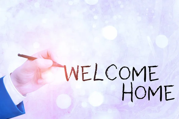 Εννοιολογικό χειρόγραφο που δείχνει το Welcome Home. Business photo κείμενο μια υποδοχή γιορτάζει συνήθως την επιστροφή στο σπίτι του μια επίδειξη. — Φωτογραφία Αρχείου