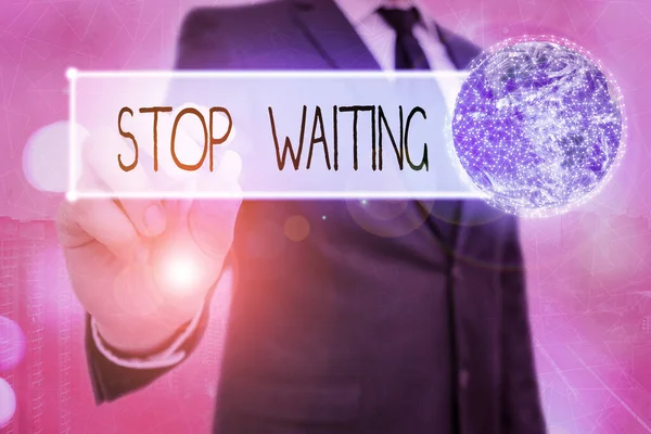 Текст слова Stop Waiting. Бизнес-концепция для того, чтобы не оставаться на одном месте, ничего не делая Двигайтесь вперед Элементы этого изображения, предоставленного НАСА . — стоковое фото