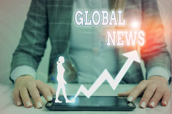 Tekst schrijven Global News. Bedrijfsconcept voor wereld opmerkelijke informatie over recente of belangrijke gebeurtenissen. — Stockfoto