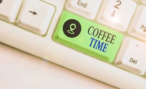 Scrittura concettuale a mano che mostra Coffee Time. Testo fotografico aziendale un breve periodo di tempo in cui si smette di lavorare per riposare . — Foto Stock