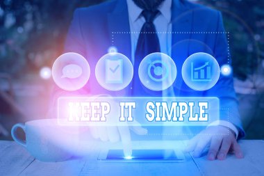 Keep It Simple'ı gösteren kavramsal el yazısı. İş fotoğraf vitrin e-kolay bir şey sormak çok fazla ayrıntıya girmeyin anlamak.