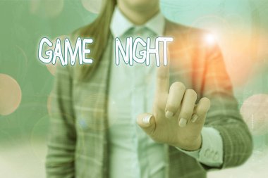 Oyun Gecesi 'ni yazan el yazısı. Kavram, genellikle arkadaşlarla poker oynamak gibi yetişkin oyun tarihlerinde kullanılır..