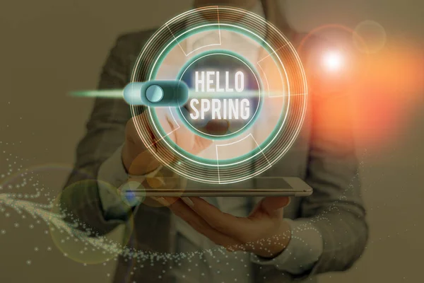 Escritura a mano conceptual que muestra Hello Spring. Foto de negocios que muestra la bienvenida a la estación del florecimiento de las flores Fin del invierno . — Foto de Stock