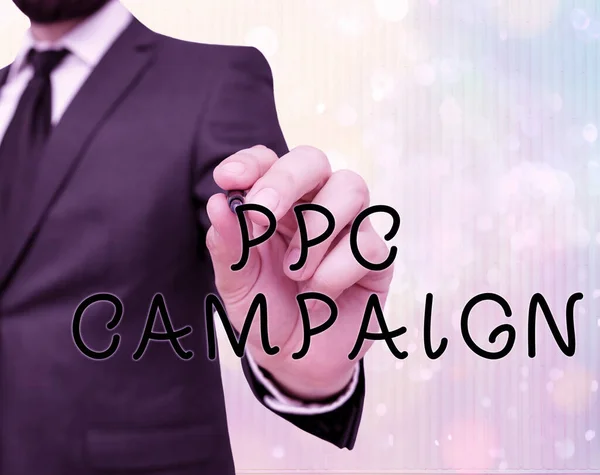 Tekstbord met Ppc-campagne. Conceptueel fotogebruik PPC om hun producten en diensten te promoten. — Stockfoto