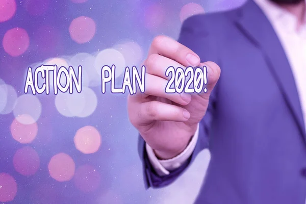 Kézírás szöveg cselekvési terv 2020. A javasolt stratégia vagy intézkedések fogalma a folyó évre. — Stock Fotó