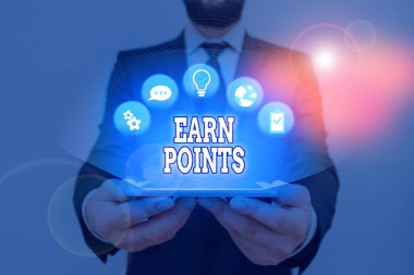 Puan Kazan'ı gösteren kavramsal el yazısı. İş fotoğraf metin büyük ödül kazanmak için hak kazanmak için puanları toplama.