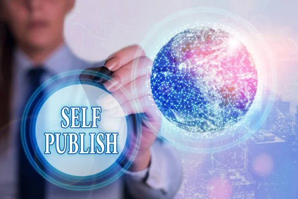 Tekst schrijven Self Publish. Business concept voor schrijver publiceren stuk van iemands werk onafhankelijk op eigen kosten Elementen van dit beeld geleverd door NASA. — Stockfoto