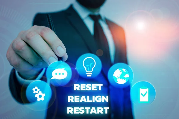 Signo de texto que muestra Reset Realign Restart. Foto conceptual La auditoría de la vida te ayudará a poner las cosas en perspectiva . —  Fotos de Stock