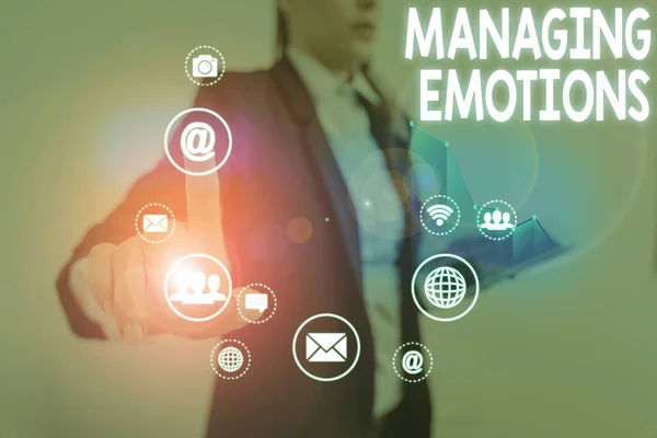 Texto de escritura a mano Managing Emotions. Concepto que significa capacidad de estar abierto a los sentimientos y modularlos en uno mismo . — Foto de Stock