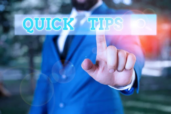 Konzeptionelle Handschrift mit schnellen Tipps. Business-Foto mit kleinen, aber besonders nützlichen praktischen Ratschlägen. — Stockfoto